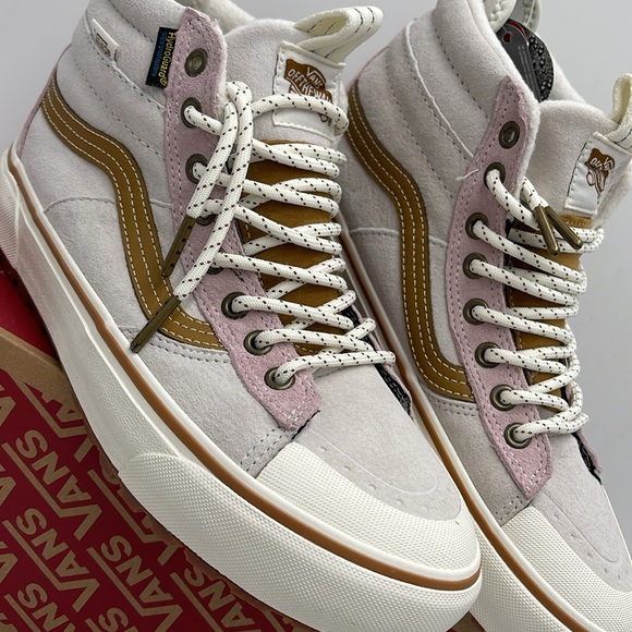 Vans WMNS Sk8-Hi Mte-2 Marshmallow/Multi
VN0A5HZZBP3 Lace Up Boots Cold Weather - Picture 6 of 16